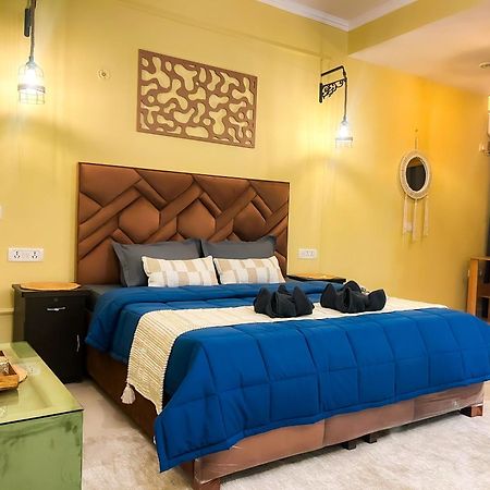 Atharva'S Homestay By Goaround Homes - Nehru Enclave Metro, South Delhi New Delhi Exterior photo