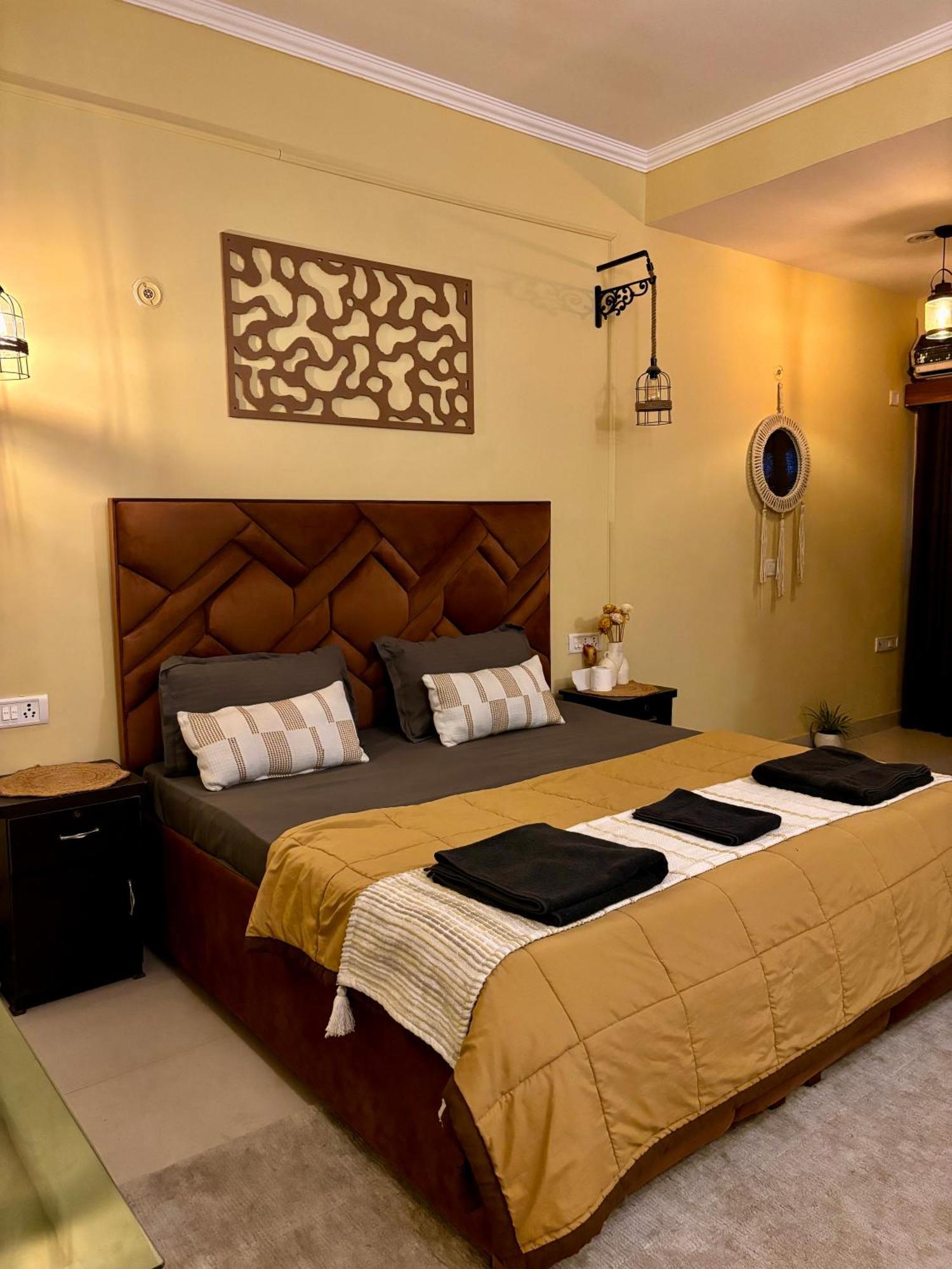 Atharva'S Homestay By Goaround Homes - Nehru Enclave Metro, South Delhi New Delhi Exterior photo