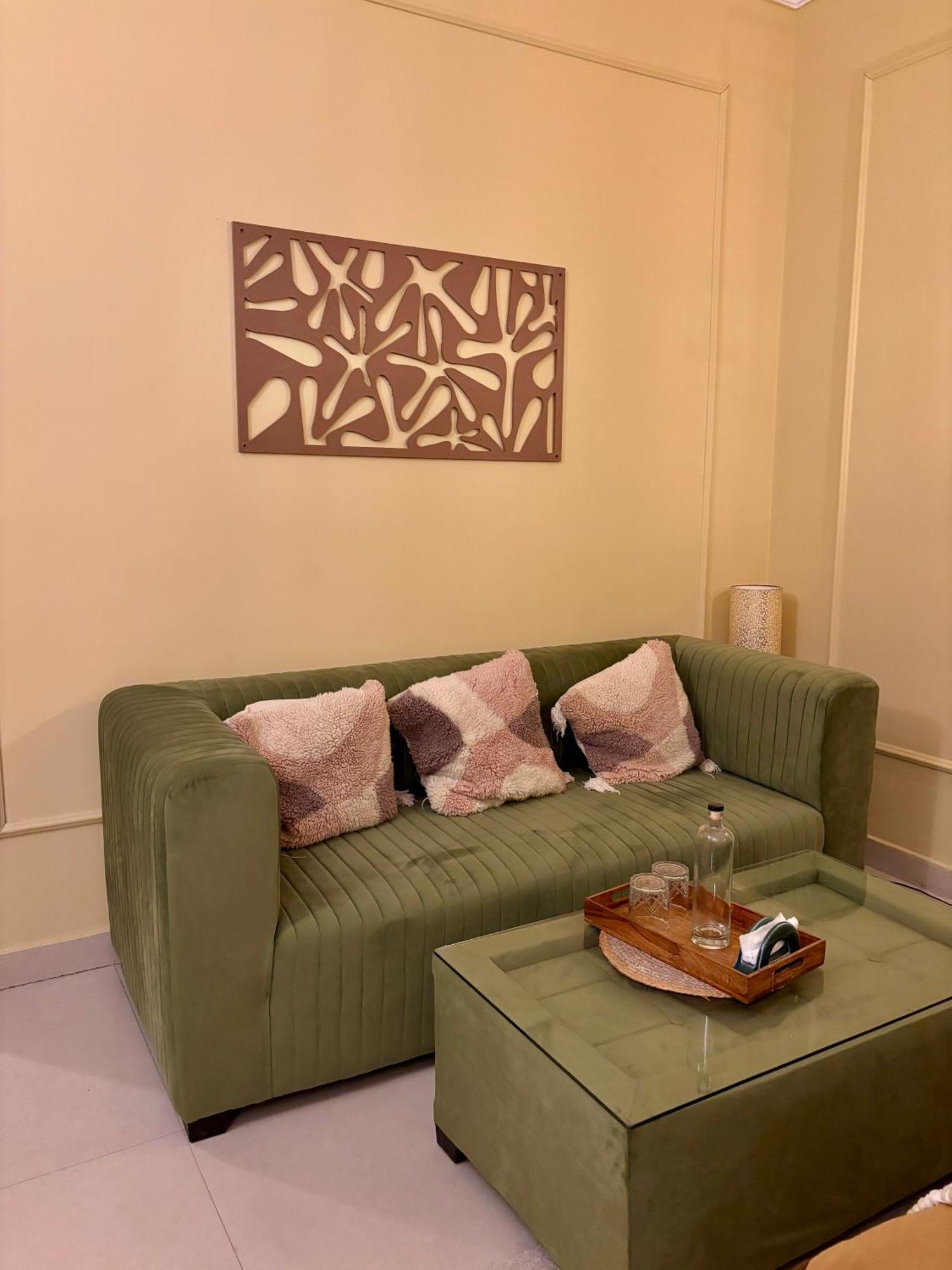 Atharva'S Homestay By Goaround Homes - Nehru Enclave Metro, South Delhi New Delhi Exterior photo