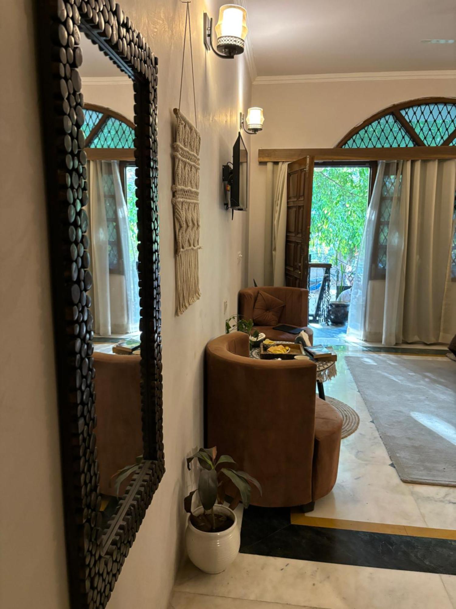 Atharva'S Homestay By Goaround Homes - Nehru Enclave Metro, South Delhi New Delhi Exterior photo