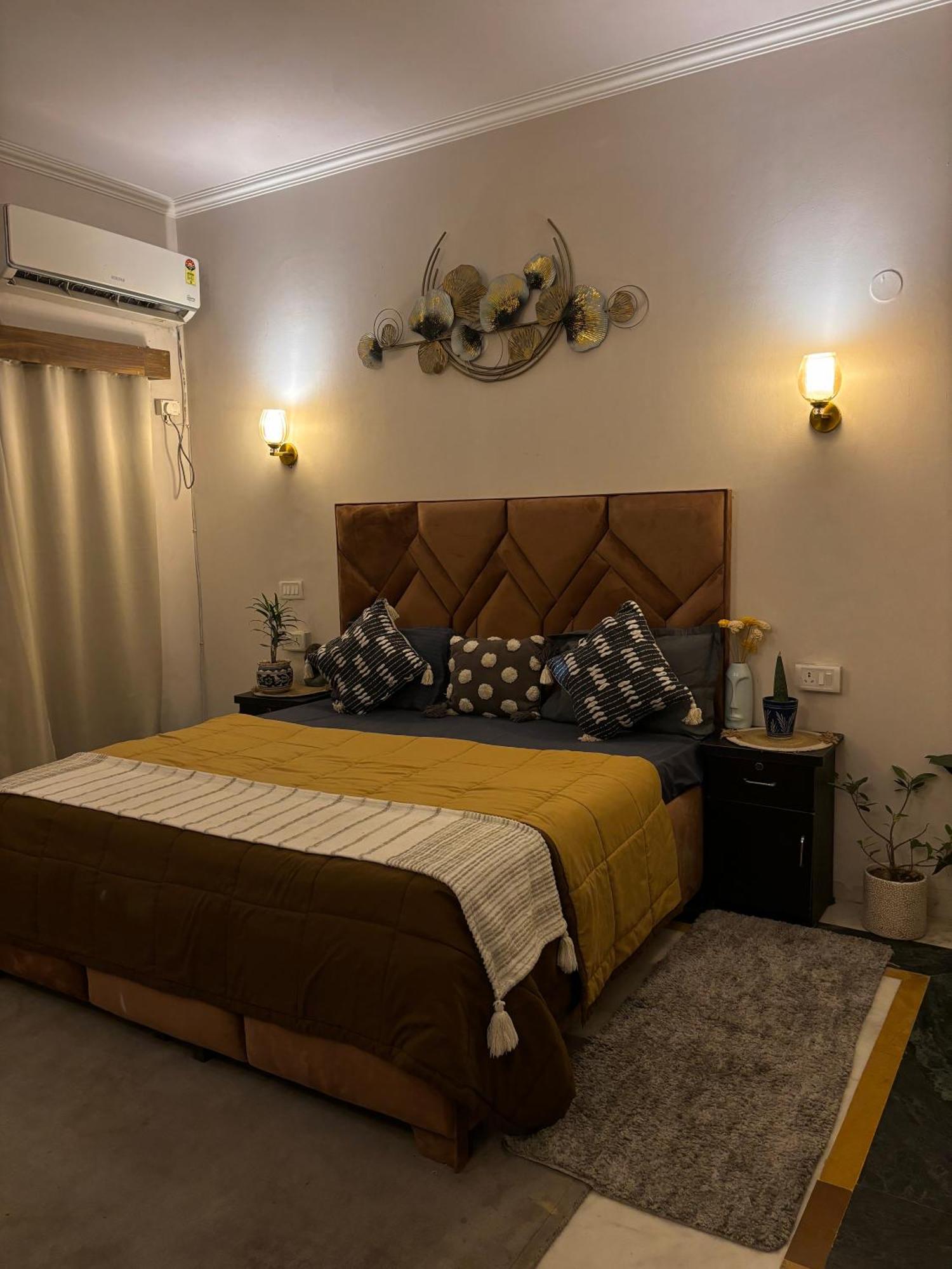 Atharva'S Homestay By Goaround Homes - Nehru Enclave Metro, South Delhi New Delhi Exterior photo
