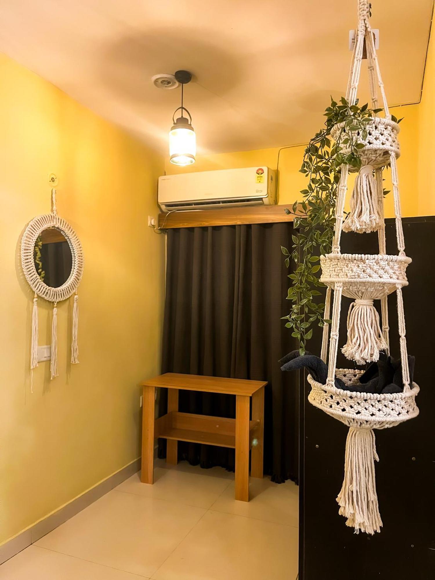 Atharva'S Homestay By Goaround Homes - Nehru Enclave Metro, South Delhi New Delhi Exterior photo