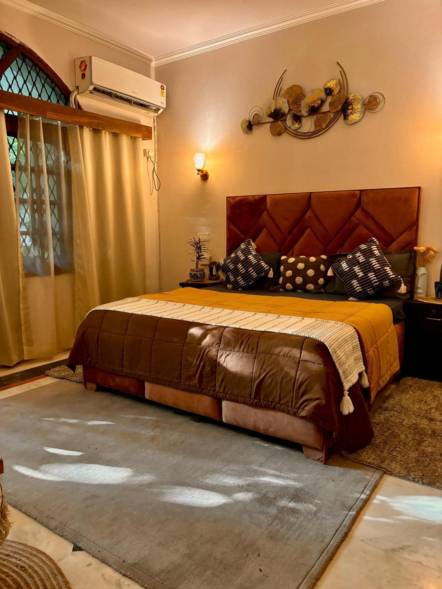 Atharva'S Homestay By Goaround Homes - Nehru Enclave Metro, South Delhi New Delhi Exterior photo