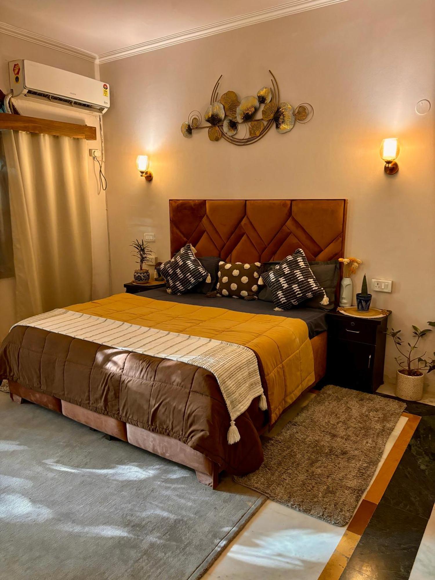Atharva'S Homestay By Goaround Homes - Nehru Enclave Metro, South Delhi New Delhi Exterior photo