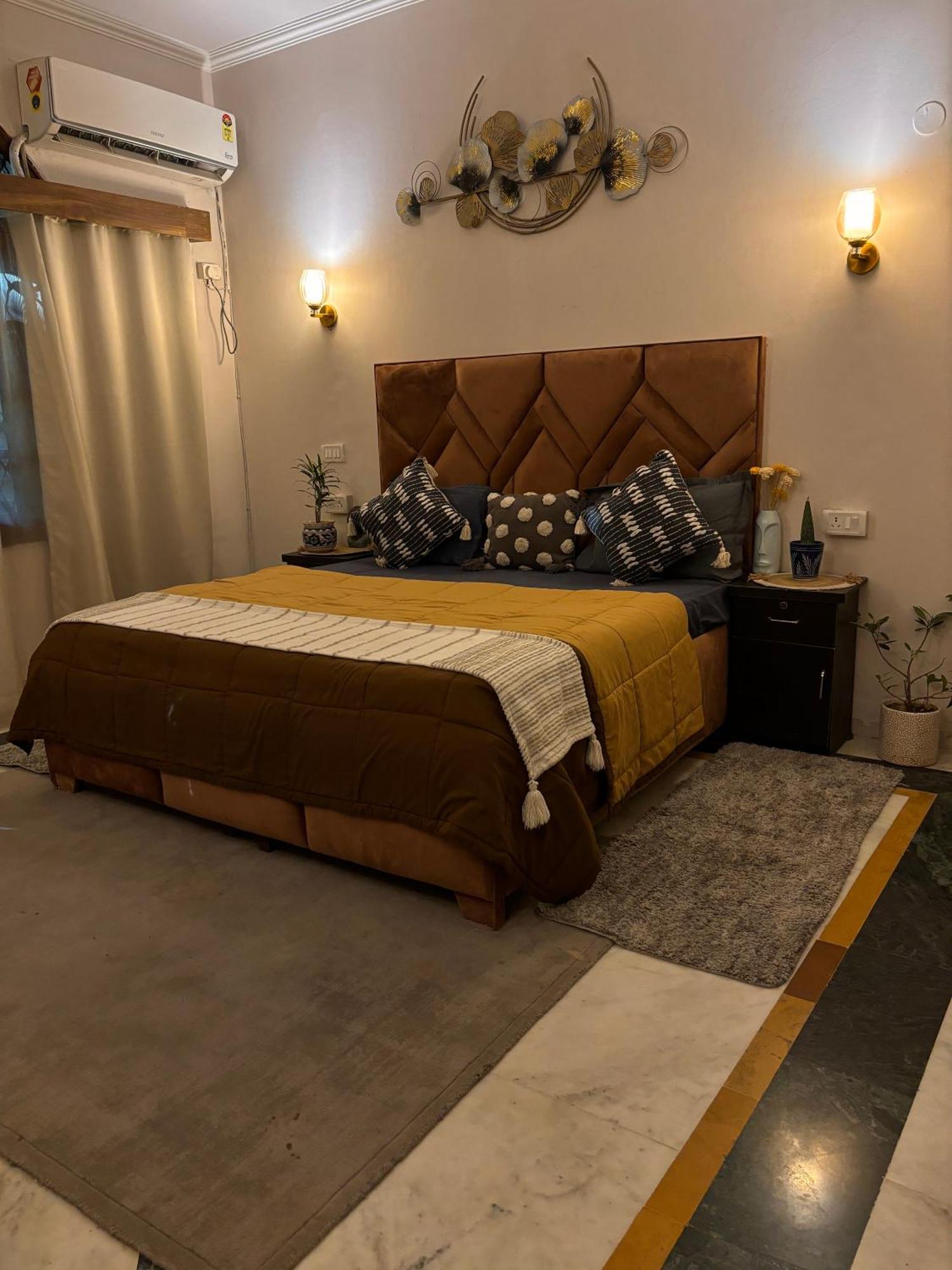 Atharva'S Homestay By Goaround Homes - Nehru Enclave Metro, South Delhi New Delhi Exterior photo