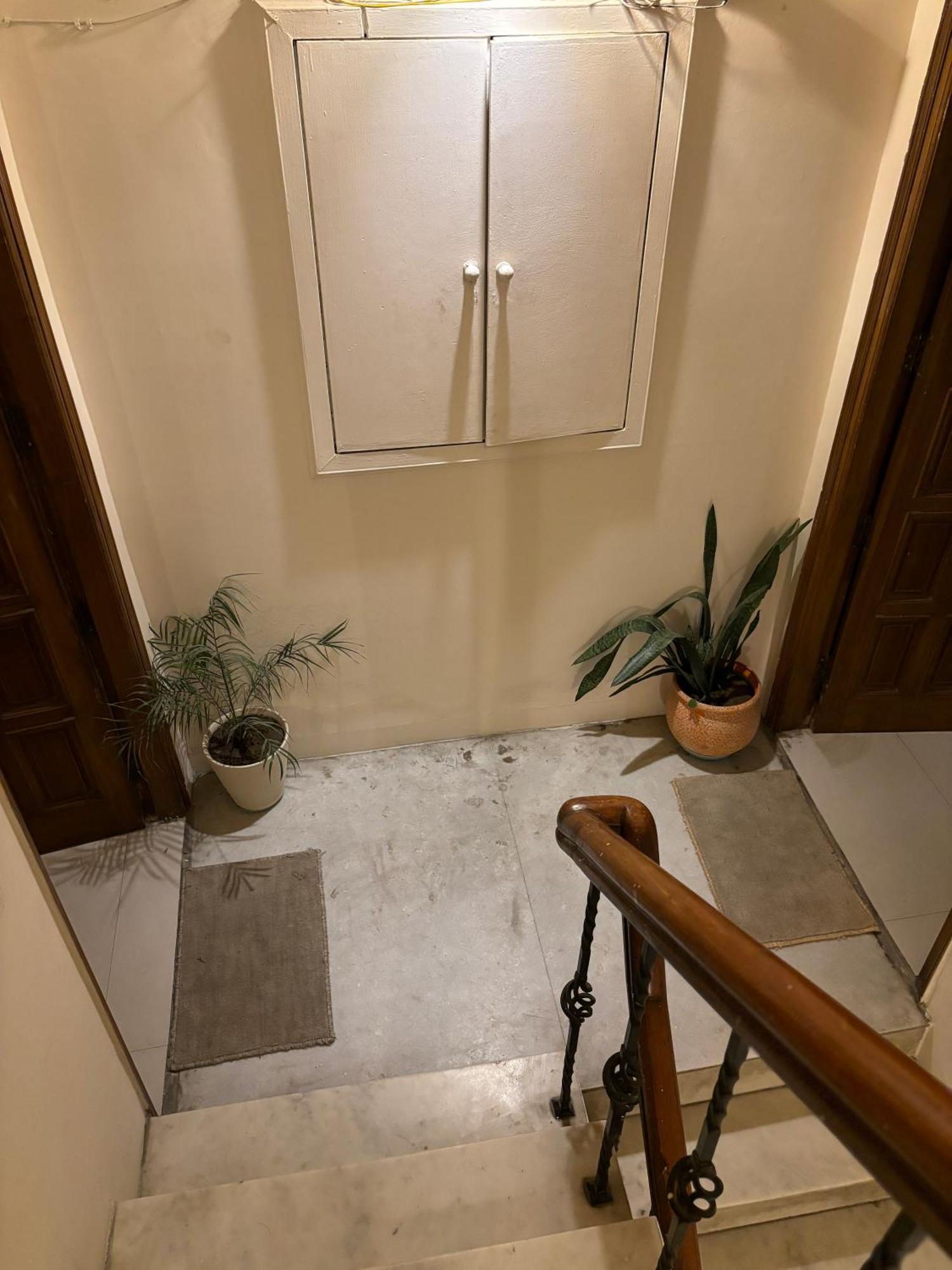 Atharva'S Homestay By Goaround Homes - Nehru Enclave Metro, South Delhi New Delhi Exterior photo