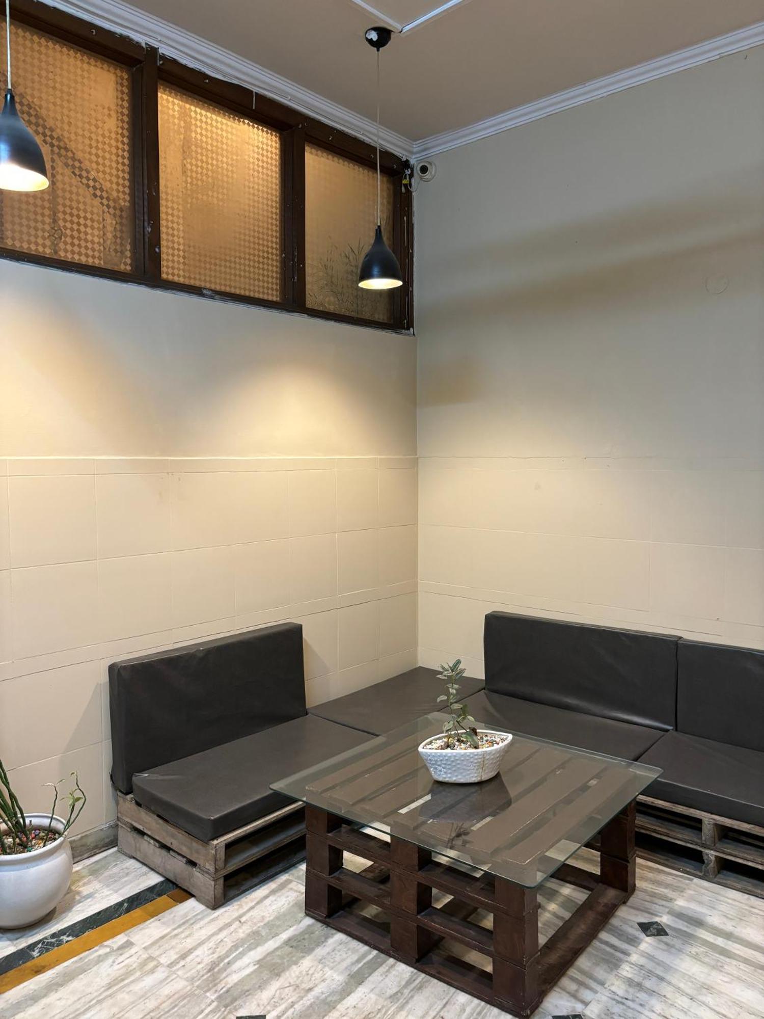 Atharva'S Homestay By Goaround Homes - Nehru Enclave Metro, South Delhi New Delhi Exterior photo