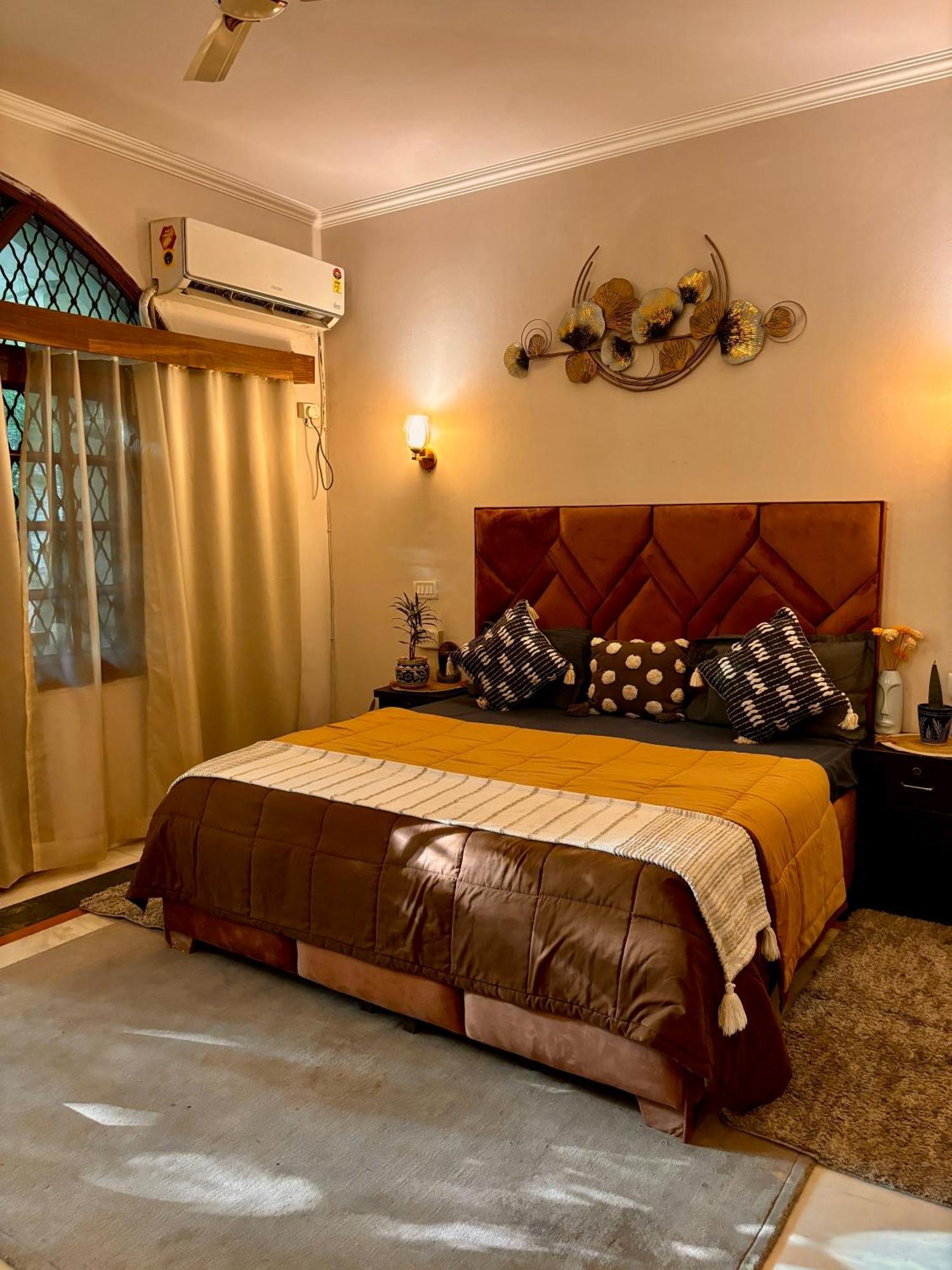Atharva'S Homestay By Goaround Homes - Nehru Enclave Metro, South Delhi New Delhi Exterior photo