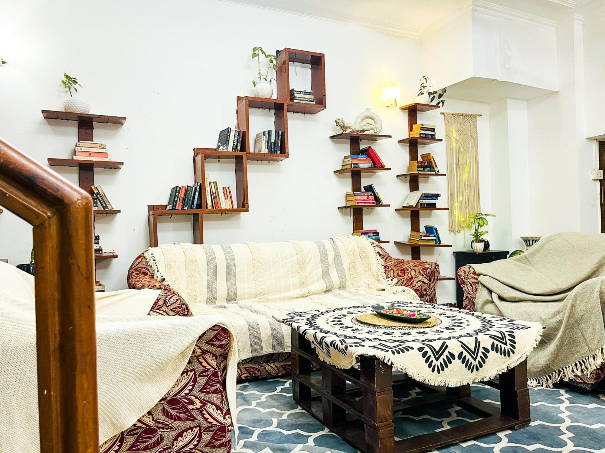 Atharva'S Homestay By Goaround Homes - Nehru Enclave Metro, South Delhi New Delhi Exterior photo