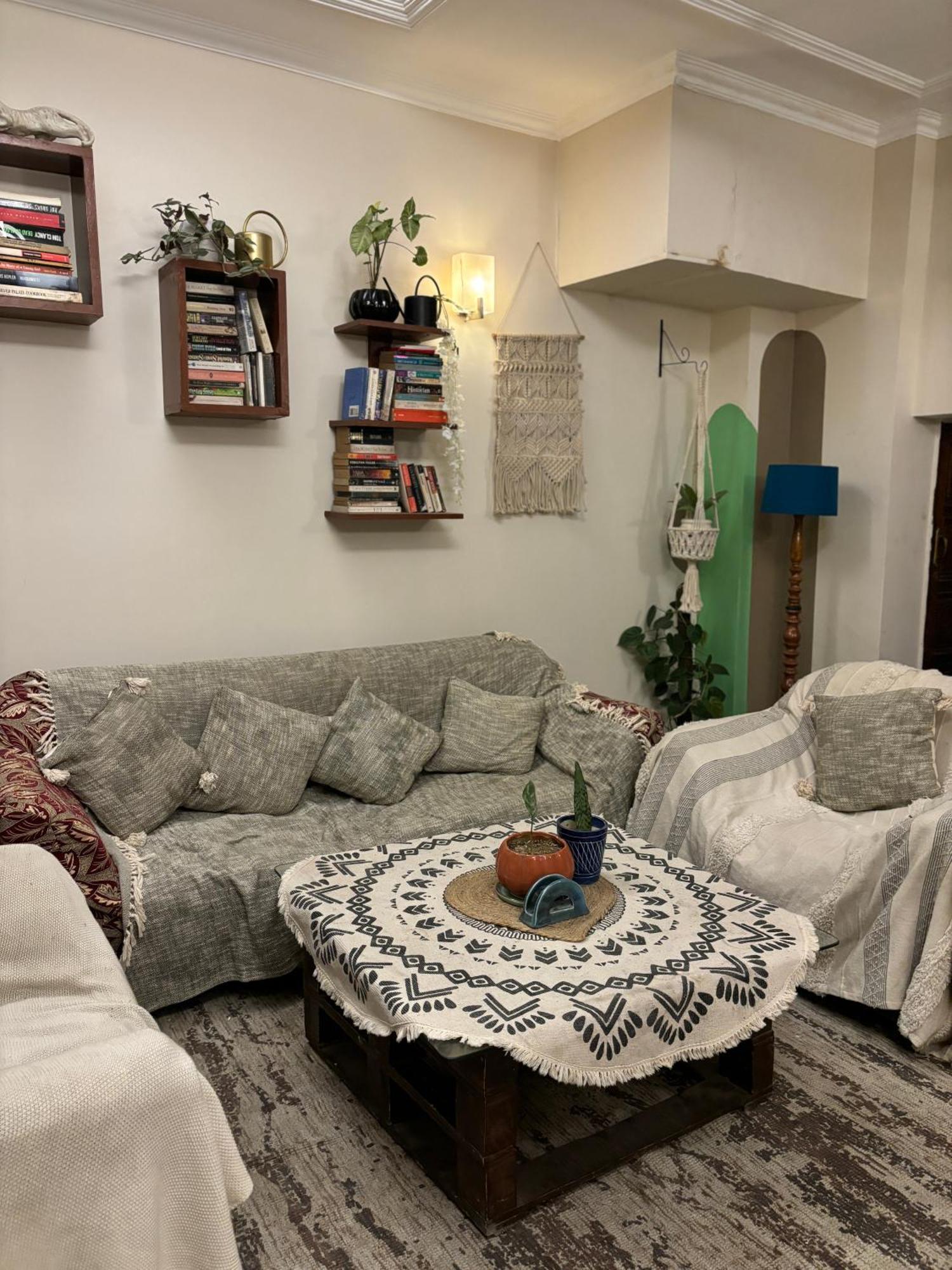 Atharva'S Homestay By Goaround Homes - Nehru Enclave Metro, South Delhi New Delhi Exterior photo