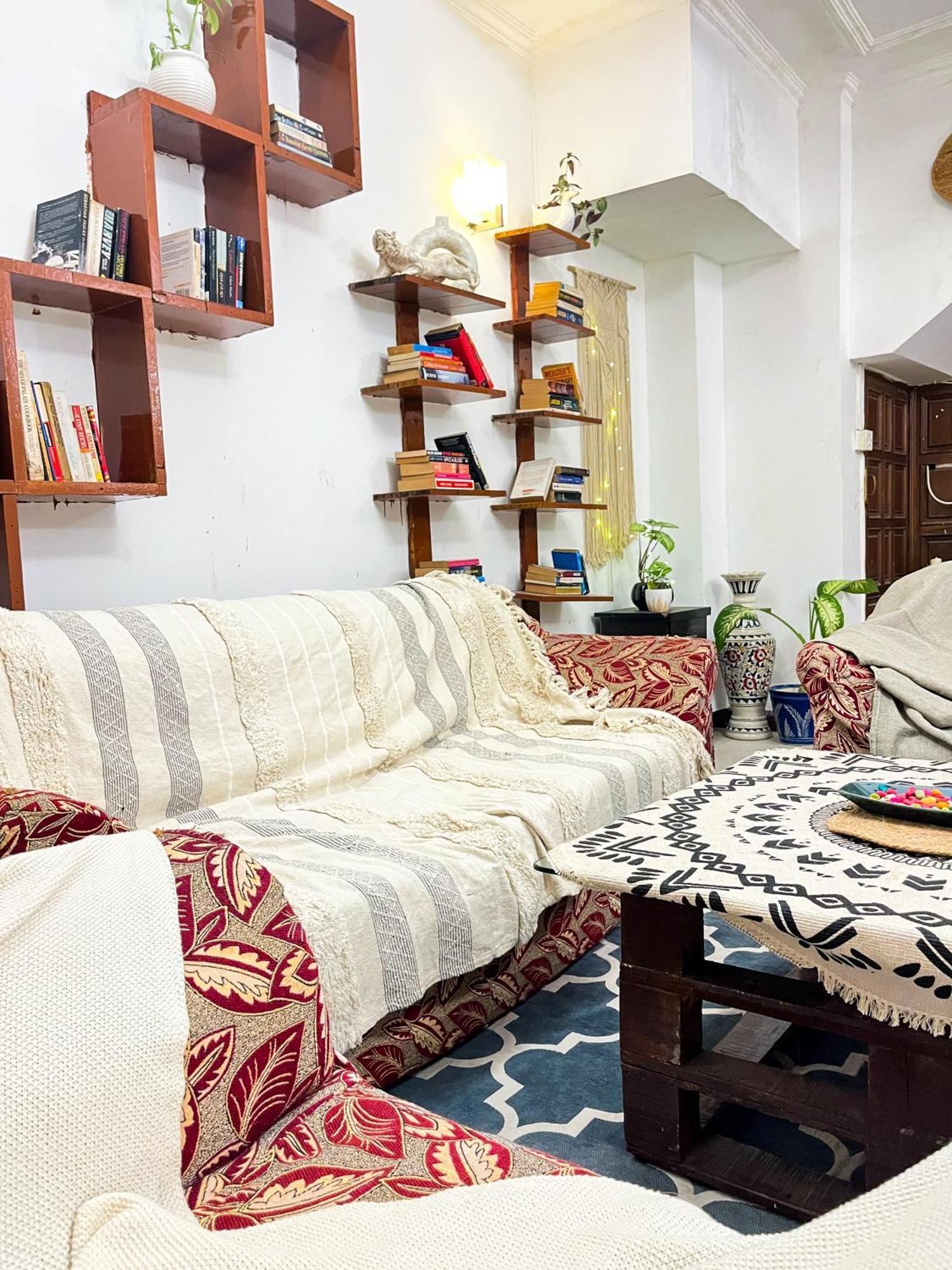 Atharva'S Homestay By Goaround Homes - Nehru Enclave Metro, South Delhi New Delhi Exterior photo