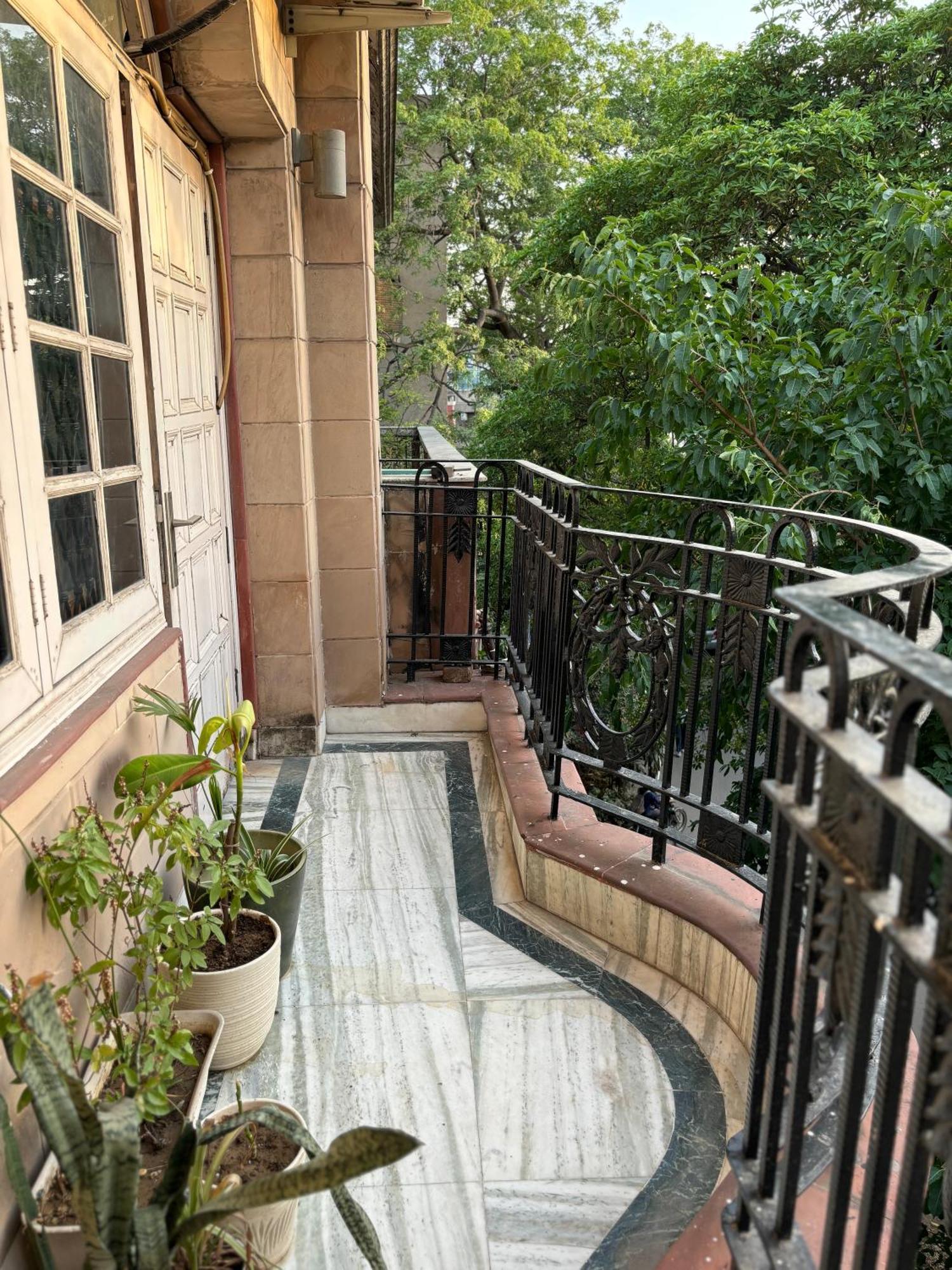 Atharva'S Homestay By Goaround Homes - Nehru Enclave Metro, South Delhi New Delhi Exterior photo
